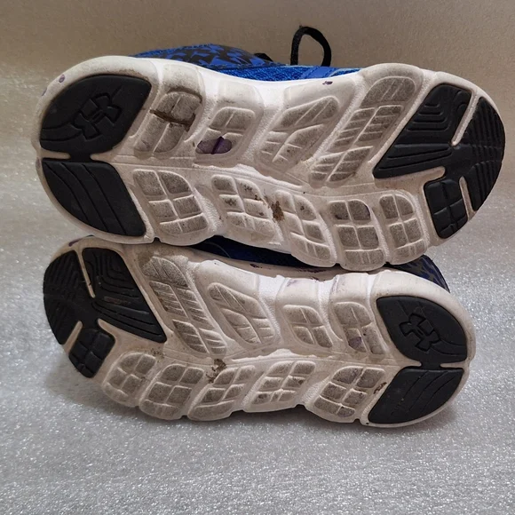 🏷 2/$12 Under Armour Kids Blue and Black Sneakers - Picture 4 of 5